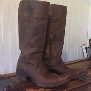 Ariat Cowboy boots